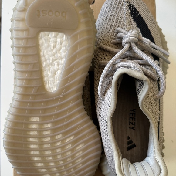 Yeezy Boost 350 V2 Slate made by adidas (NEW) - Picture 3 of 6
